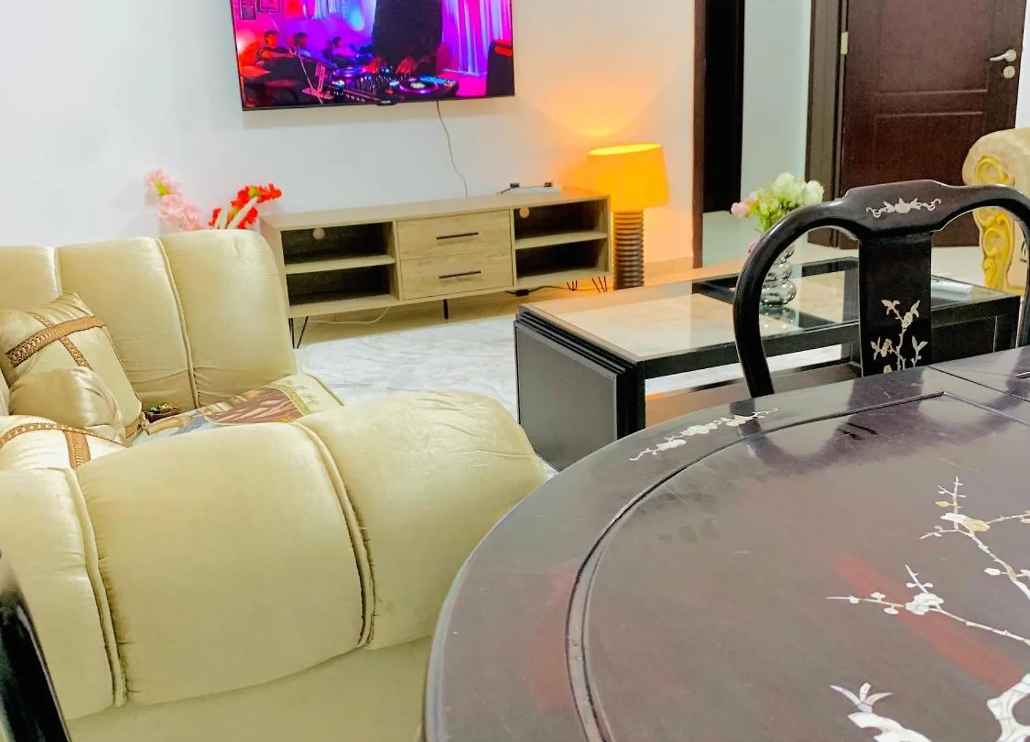 Πανσιόν Chill Zone Ξενοδοχείο Αμπού Ντάμπι